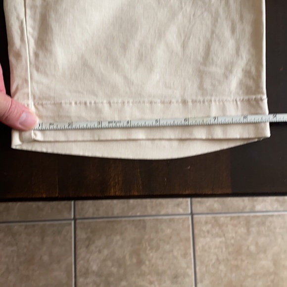 GAP Bermuda shorts size 2 Mid Rise 10” Inseam - Picture 6 of 6